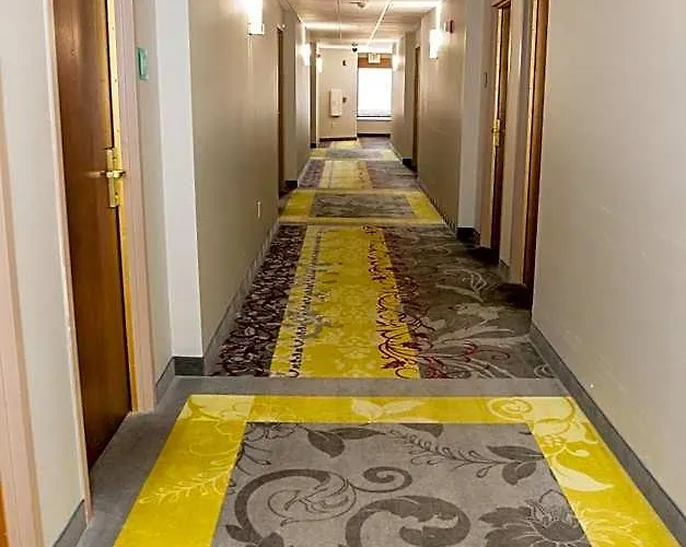 Carpenter Street Hotel 3*